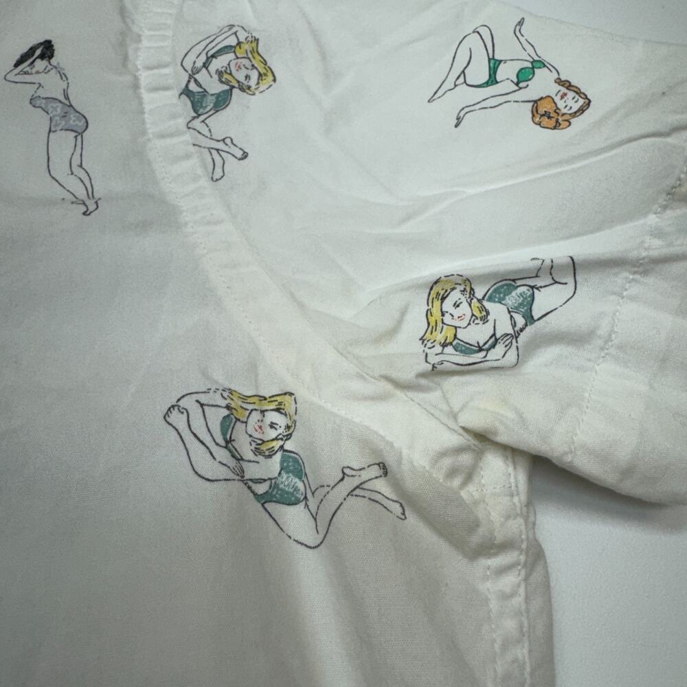 Mens Urban Pipeline Beach Girls Pin Up Bikini Short Sleeve Button Up Size Medium - Picture 6 of 9